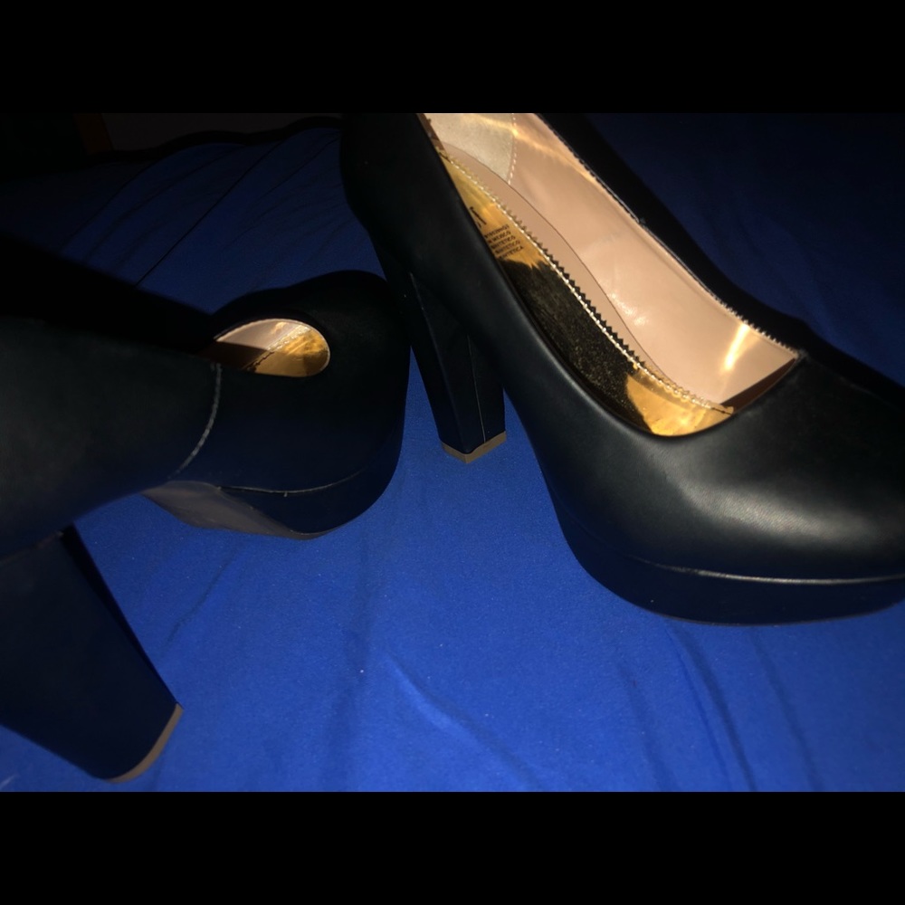 Black smooth leather heels
